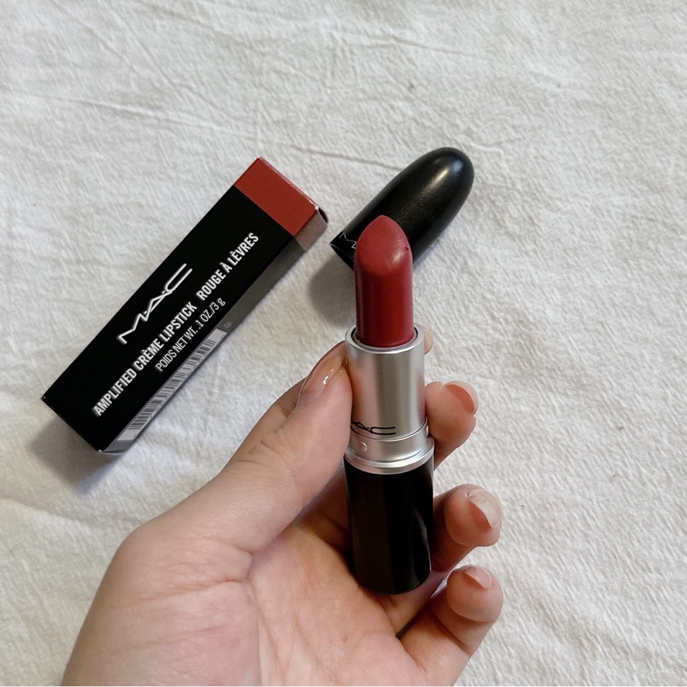 MAC Lipstick - 102 Brick-O-La